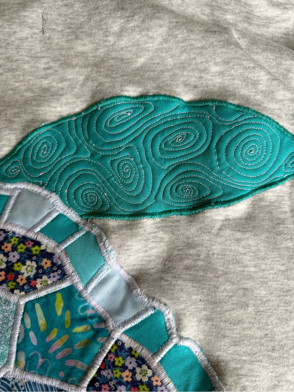 Hand stitched turtle hoodie!!! - Picture 8 of 9